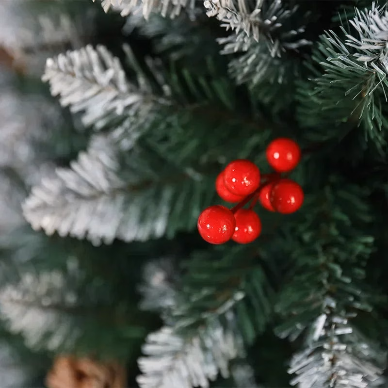 Para árvore de Natal nevosa tingida em PVC de 120 cm com pinhas e vermelha para decoração de shopping ou decoração de casa de Natal - Image 5